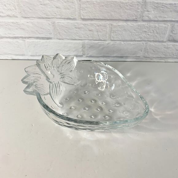 Mikasa Studio Nova Strawberry Delight Glass Candy Fruit Bowl Trinket Dish - Picture 3 of 7